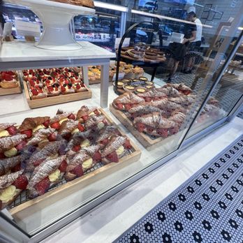 Paris Baguette - Coffee & Tea Near Me - Herndon, Virginia Paris Baguette - Coffee & Tea Near Me - Herndon, Virginia