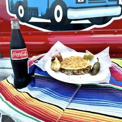 La Trokita Taquera - Gordita y una coca mex