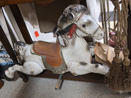 Lander Street Vintage by null