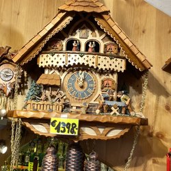 Girardelli Souvenirs - Great Cuckoo Clock Selection