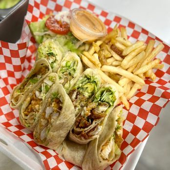 Mr taco contento  - Crispy chicken sandwich - Tacos Near Me - Anaheim , California