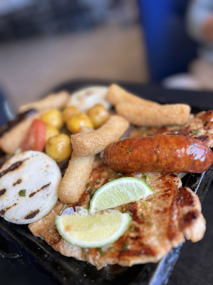 Mi Carreta Restaurant and Bakery