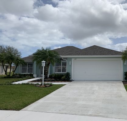 Platinum Roofing & Exteriors Logo