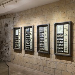 Pozzo della Cava - Displays about artifacts