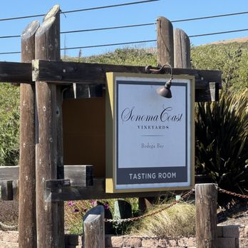 Sonoma Coast Vineyards - Wine Tasting Room Near Me - Bodega Bay, California Sonoma Coast Vineyards - Wine Tasting Room Near Me - Bodega Bay, California