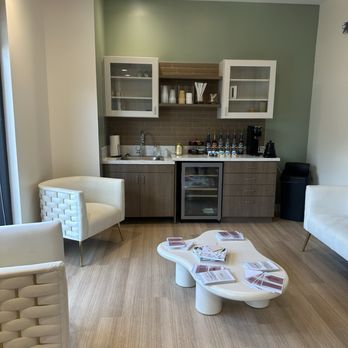 The AromaRoom - Waiting area and complimentary drinks - Medical Spas Near Me - Carmel, Indiana