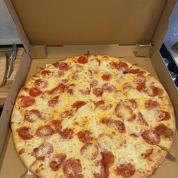 Roma Italian Restaurant - Alfredo Pepperoni