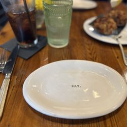 Elizabeths Farmhouse - Cute plates for apps!