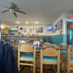 Dee'S 50'S Place - Inside