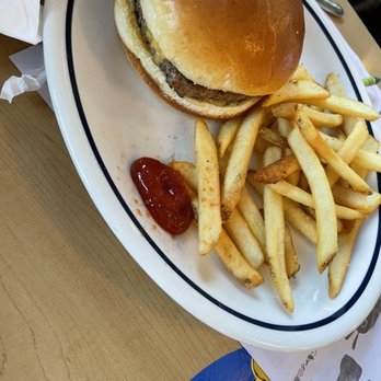 IHOP - Kids angus cheese Jr. Cheeseburger - American Near Me - Warwick, Rhode Island