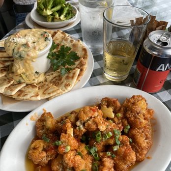 The Kettle - Spicy Cauliflower Bites and Hot Spinach & Artichoke Dip - Diners Near Me - Manhattan Beach, California