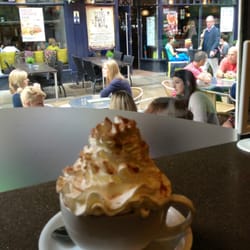 Cafemonde Cafe - Hot chocolate in the window overlooking the Square