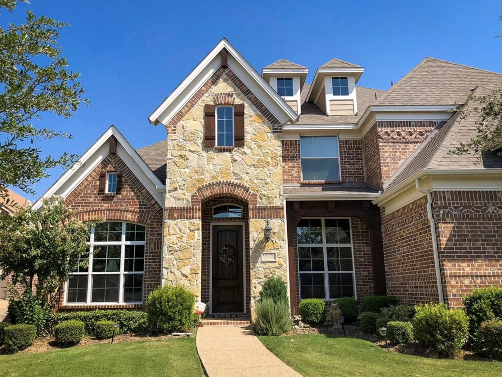 Slide of Lucas Roofing