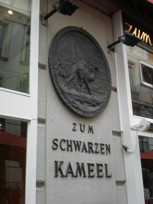 Zum Schwarzen Kameel by null