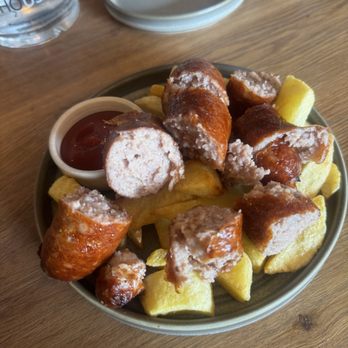The Scallop Shell - Kids sausage and chips (we cut up the sausages) - Fish & Chips Near Me - Bath, BAS The Scallop Shell - Kids sausage and chips (we cut up the sausages) - Fish & Chips Near Me - Bath, BAS