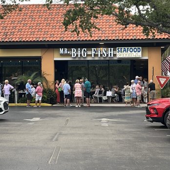 Mr Big Fish - Crowd out front, located in a strip mall - Seafood Near Me - Naples, Florida Mr Big Fish - Crowd out front, located in a strip mall - Seafood Near Me - Naples, Florida