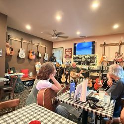Starving Artist Cafe