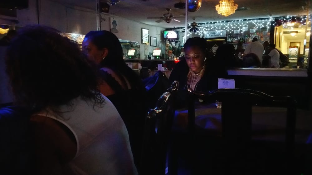 NAIROBI BAR & GRILL Updated August 2024 11 Photos 514 N Hackberry