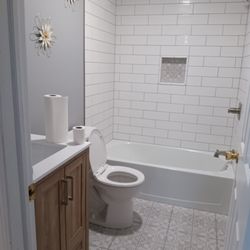 Laurence L Curtis & Sons - 1970s bathroom was brought into the 2020s