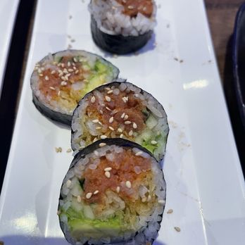Zeppin Sushi - Momiji Roll - Japanese Near Me - Encino, California Zeppin Sushi - Momiji Roll - Japanese Near Me - Encino, California