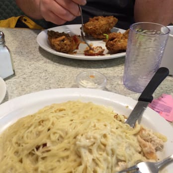 Full Moon Diner - American Near Me - Lake Bluff, Illinois
