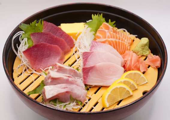 Spices Asian Restaurant And Sushi Bar by null