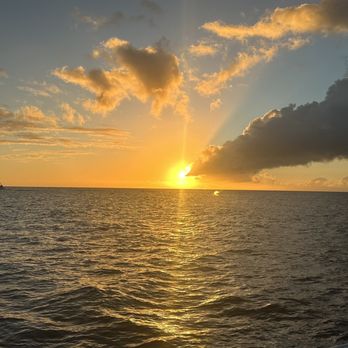 Holoholo Charters - Sunset - Boating Near Me - Eleele, Hawaii