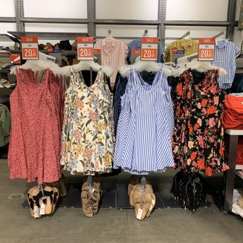 Buckle - Old Navy - Outlet Stores Near Me - Mebane, North Carolina