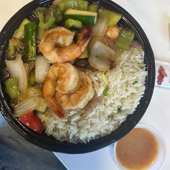 Daruma Ramen Bar & Grill - Shrimp hibachi with fried rice - Ramen Near Me - Baton Rouge, Louisiana