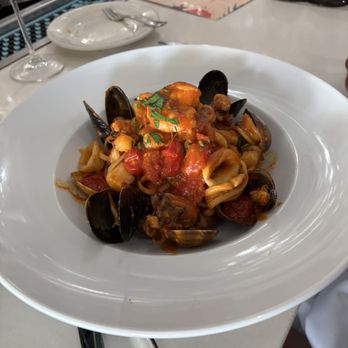The Sunset Restaurant - Linguine Seafood - New American Near Me - Malibu, California