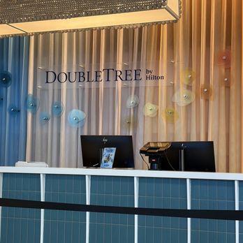 DoubleTree Resort by Hilton Myrtle Beach Oceanfront - Checking in - Hotels Near Me - Myrtle Beach, South Carolina