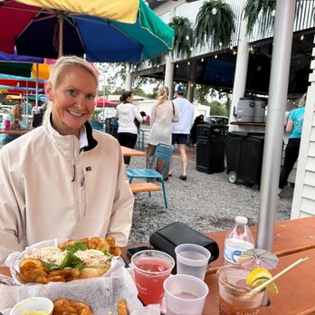 Zunzibar - Great food, vibe & service! Bottom less mimosas & Bloody Mary's ,5 star ! Delicious apps,sandwiches & wings - Bars Near Me - Tybee Island, Georgia Zunzibar - Great food, vibe & service! Bottom less mimosas & Bloody Mary's ,5 star ! Delicious apps,sandwiches & wings - Bars Near Me - Tybee Island, Georgia