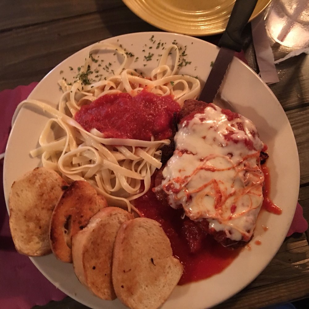 a plate of spaghetti and meatballs