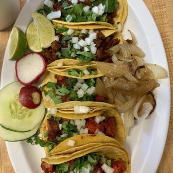 The King Tortas - 2 tacos de chorizo (top 2) and 3 tacos de pastor (bottom 3) - Mexican Near Me - Tyler, Texas The King Tortas - 2 tacos de chorizo (top 2) and 3 tacos de pastor (bottom 3) - Mexican Near Me - Tyler, Texas