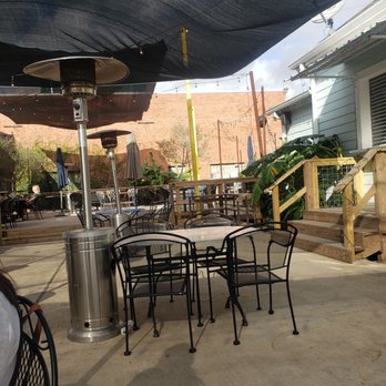 Leeland House - Patio seating - Breakfast & Brunch Near Me - Houston, Texas Leeland House - Patio seating - Breakfast & Brunch Near Me - Houston, Texas