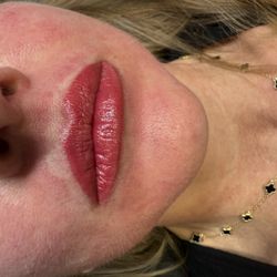 A-1 Threading & Lashes - Lip blushing
