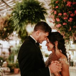 Mohican Gardens & Conservatory - Beautiful setting for a greenhouse wedding!