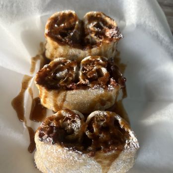The Good Life Eats & Treats - Apple strudel-y - Food Stands Near Me The Good Life Eats & Treats - Apple strudel-y - Food Stands Near Me
