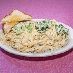 Red Line Diner - Fettuccine Alfredo