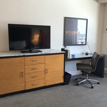 Hilton Austin - Room - Hotels Near Me - Austin, Texas Hilton Austin - Room - Hotels Near Me - Austin, Texas