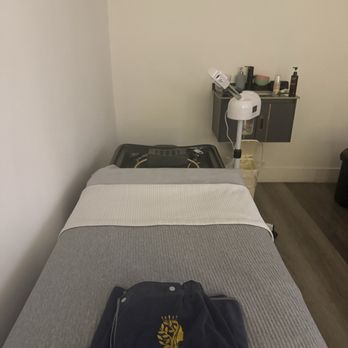 Apple Tree Head Care - Layout - Day Spas Near Me - Northridge, California Apple Tree Head Care - Layout - Day Spas Near Me - Northridge, California