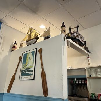 RUSSELL’S MARINA GRILL - Updated August 2025 - 734 Photos & 432 Reviews