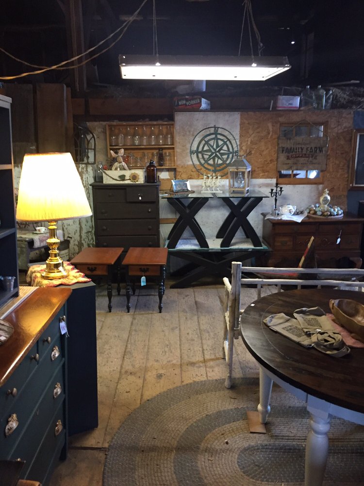 RUSTIC ROMANCE Updated July 2024 26 East Main St, Millers Falls