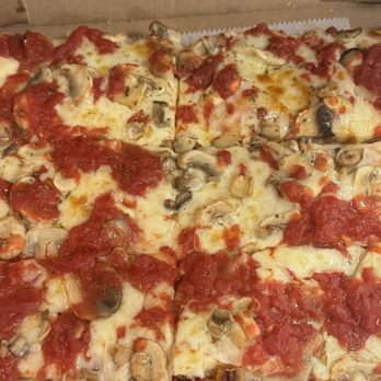 Caserta Pizzeria - Mushroom Cheese Pizza (Large - 12 Pieces) - Pizza Near Me - Providence, Rhode Island