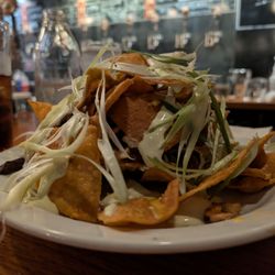 Battery Park Beer Bar & Eatery - Nachos with spicy chicken