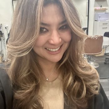 Mane Idol Salon - Hair Extensions Near Me - San Fernando Valley, California Mane Idol Salon - Hair Extensions Near Me - San Fernando Valley, California