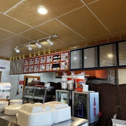 Kohinoor Halal Restaurant - Clean and organized the way any good restaurants should be