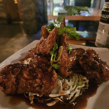 Bevy - Chicken wings - Cocktail Bars Near Me - Honolulu, Hawaii
