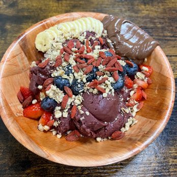 Waffle and Berry - Açaí Bowl - Waffles Near Me - Honolulu, Hawaii