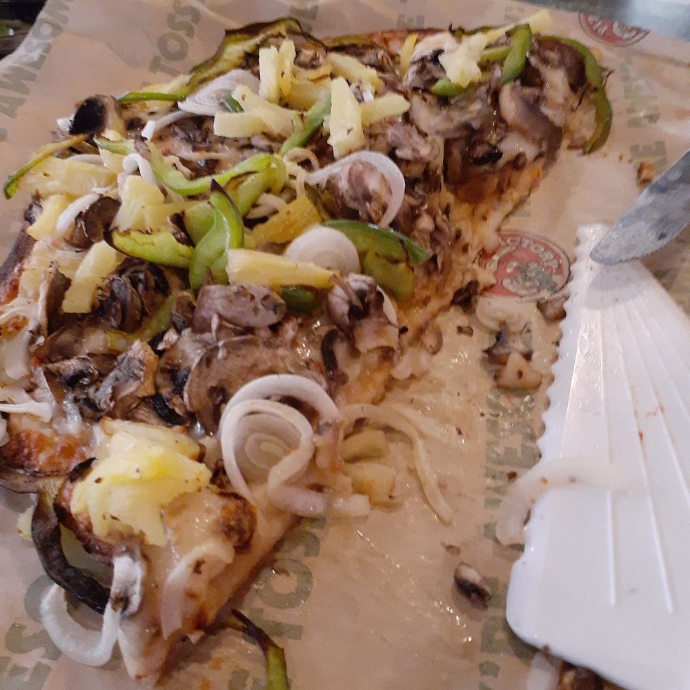 This was supposed to have red sauce and extra cheese, yet it didn't This was supposed to have red sauce and extra cheese, yet it didn't